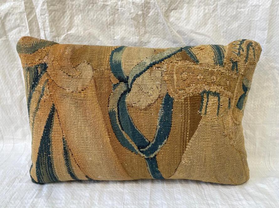 1825p 16th Century Flemish Taesptry Pillow 18″ x 12″