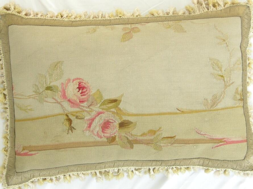 592P     A  CENTURY  FRENCH  AUBUSSON  TAPESTRY  PILLOW 24 X 16