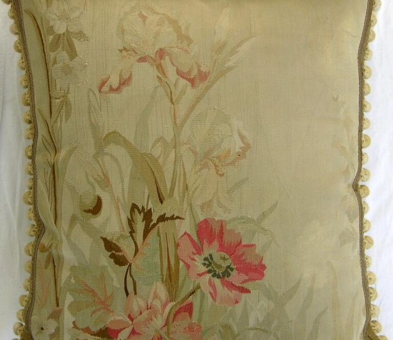649P     A  19TH  CENTURY  FRENCH  AUBUSSON  TAPESTRY  PILLOW 24 X 22