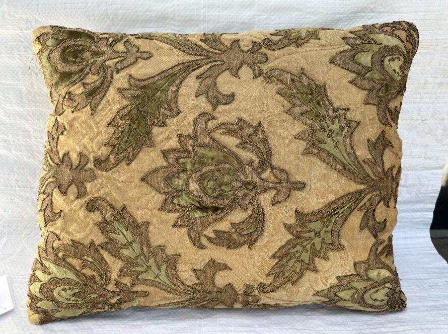 1846p 17th Century Florentine Silk & Metallique Pillow 19″ x 15″